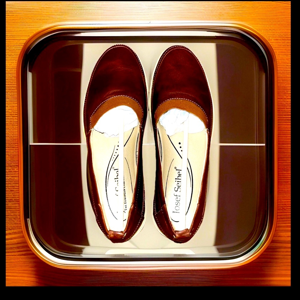 Josef Seibel Full Grain Leather Closed Toe Slip On Loafers Shoes W/Elastic Band - Picture 3 of 15